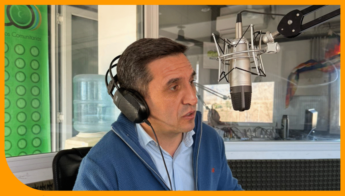 Cristian Andino en entrevista en Radio Comunitaria La Lechuza, julio 2025