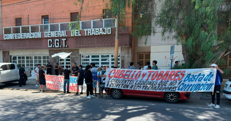 Protesta en la CGT de San Juan contra Eduardo Cabello
